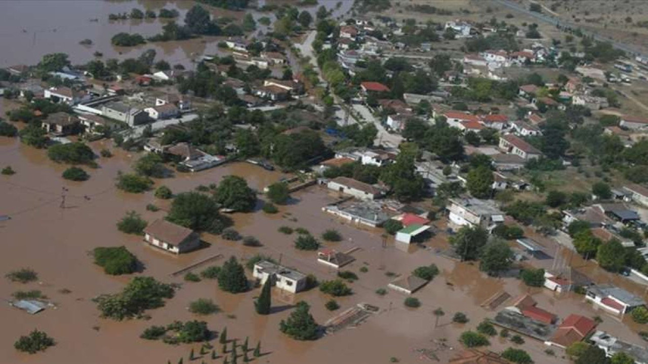 Hindistan’da sel felaketi: 10 ölü, 22 yaralı