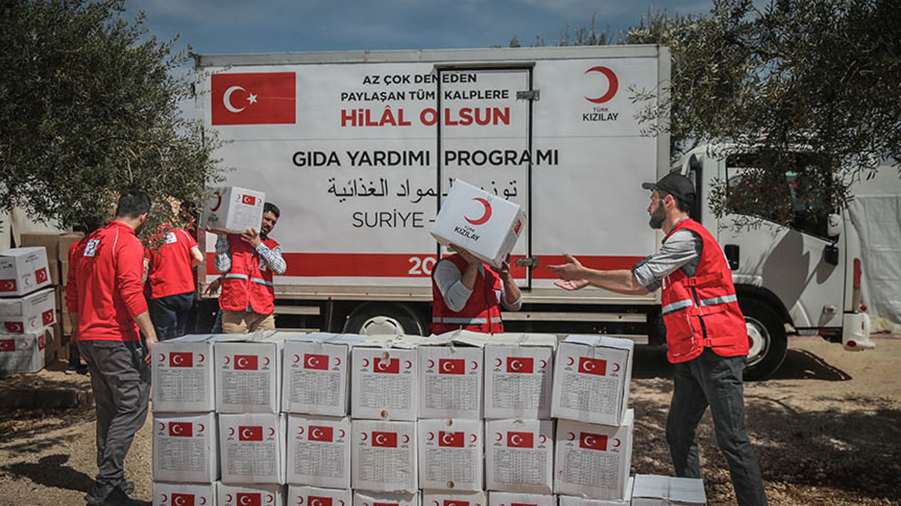 Kızılay'ın battaniyeleri Suriye'deki Suriyelilere gitmiş