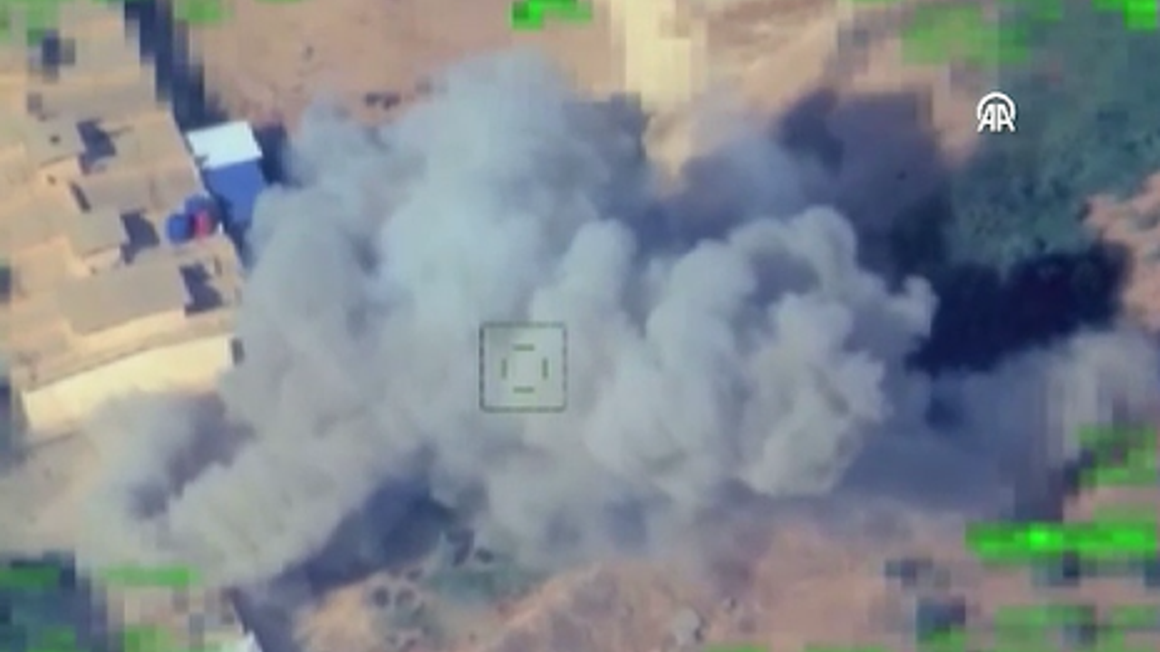 TSK Suriye’deki petrol kuyularını vurdu. Terör örgütü PYD-YPG çıkarıp ABD'ye veriyordu