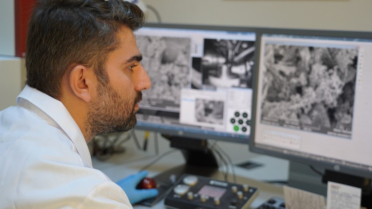 Bunu kullanana düşük elektrik faturası gelecek. Türk kimyagerden çığır açacak buluş