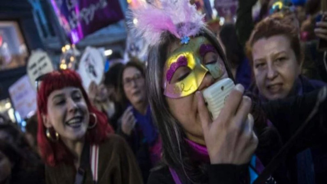 Kadın yürüyüşüne valilik yasağı