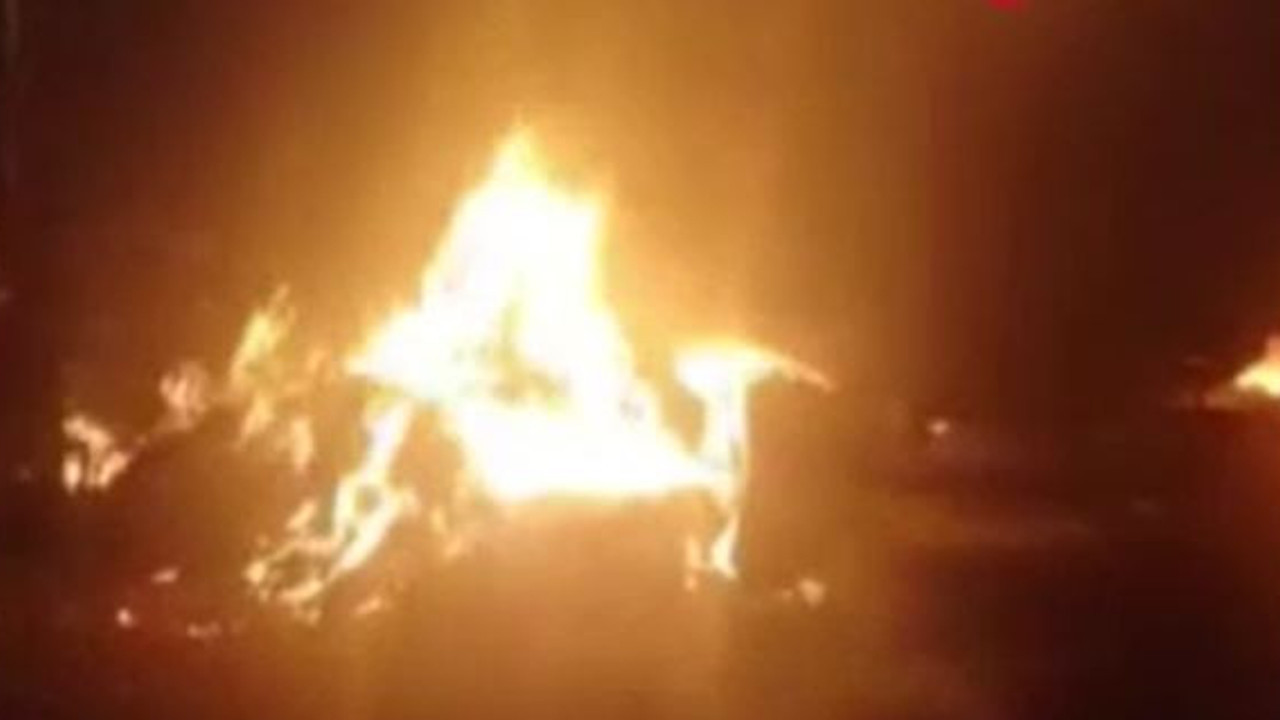 200 balya saman yakıldı