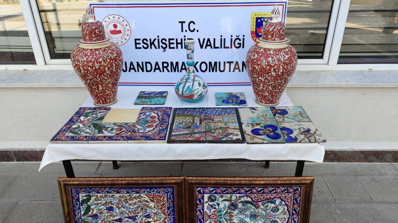 Kaçak tarihi eser satıcısı jandarmaya yakalandı