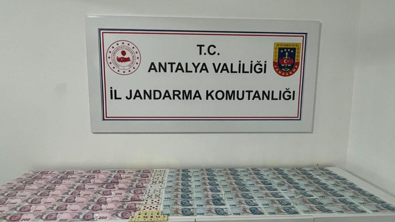 Kasap dükkanında kumar! Yakalandılar