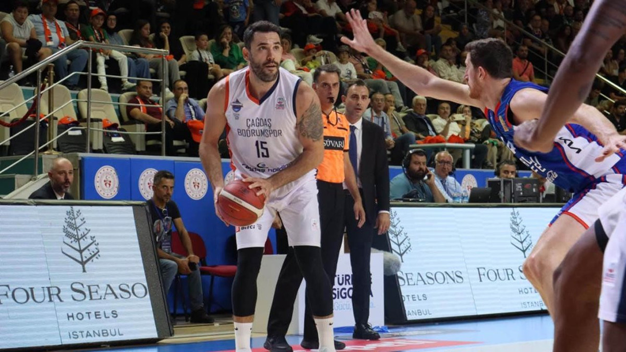 Anadolu Efes Bodrum'da hata yapmadı. Ligde ikide iki yaptı