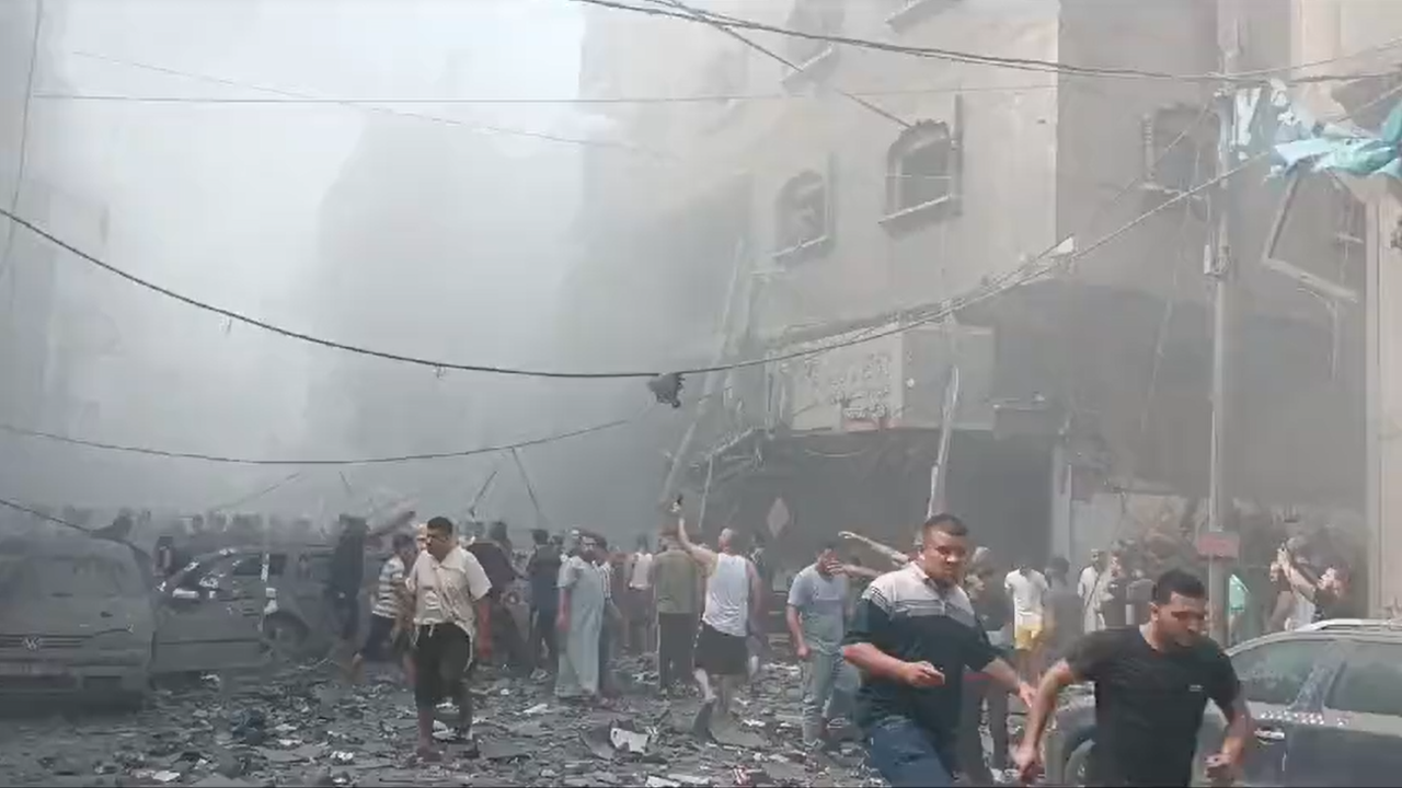 İsrail mülteci kampının ortasına bomba attı