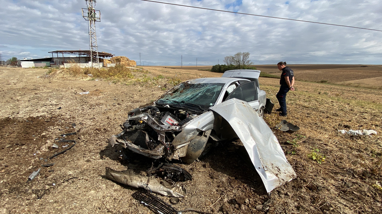 Hurdaya dönen araçtan sağ salim çıktı
