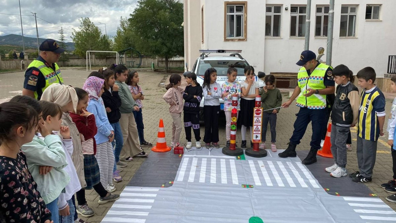 Miniklere trafik eğitimi verildi