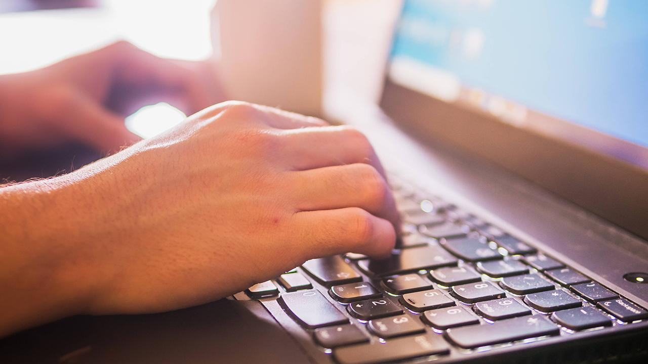 İnternet ihbarlarında iki başvurudan biri "kumar" ve "bahis"