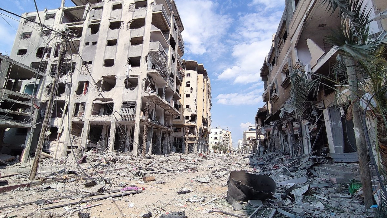 İsrail bir mahalleyi daha yok etti