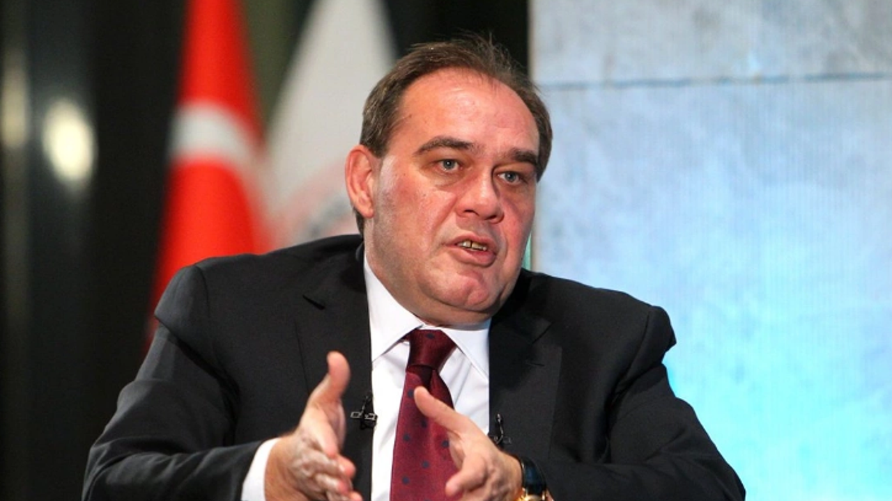 Yıldırım Demirören Dominica'dan para karşılığı vatandaşlık satın almış. Ezan susmaz, bayrak inmez, Dominica bölünmez...