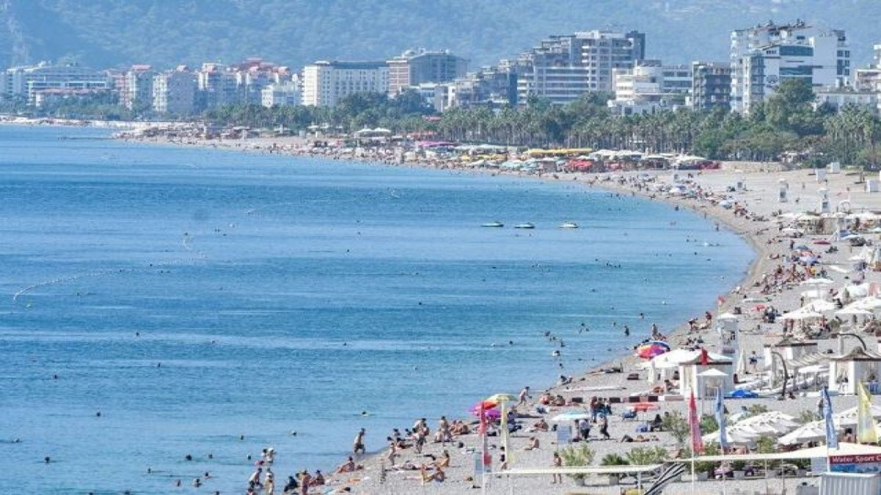 Sahiller doldu taştı. Hava sıcaklığı 31 derece ölçüldü