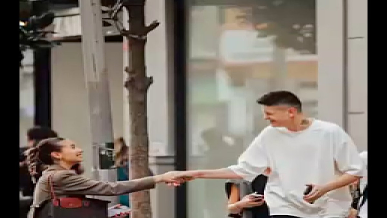 Ebrar Karakurt'un samimi tavırları gülümsetti