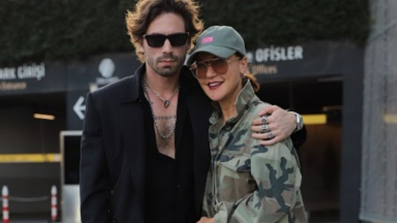 Anne oğulun AVM stili dikkat çekti