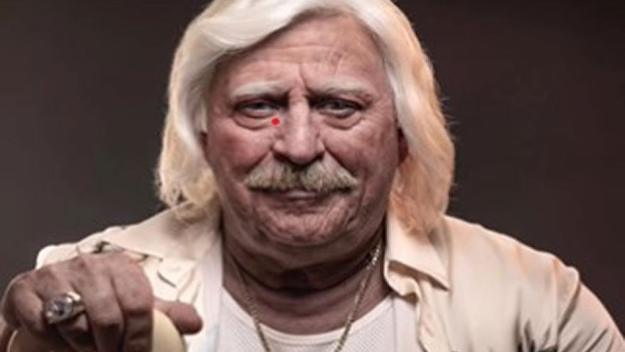 Cem Yılmaz 83 yaşında. Erşan Kuneri setinden yeni paylaşım