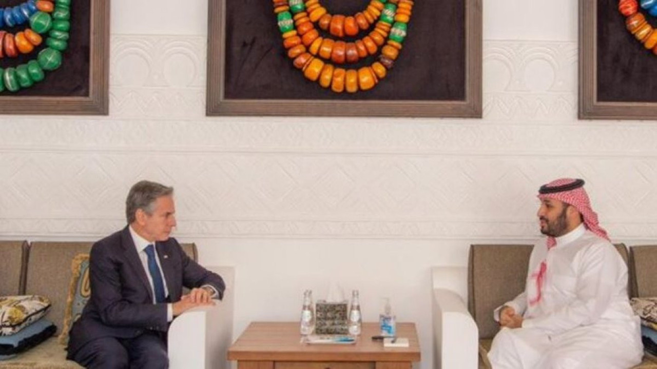 Blinken Suudi Prensi Selman’la bir araya geldi