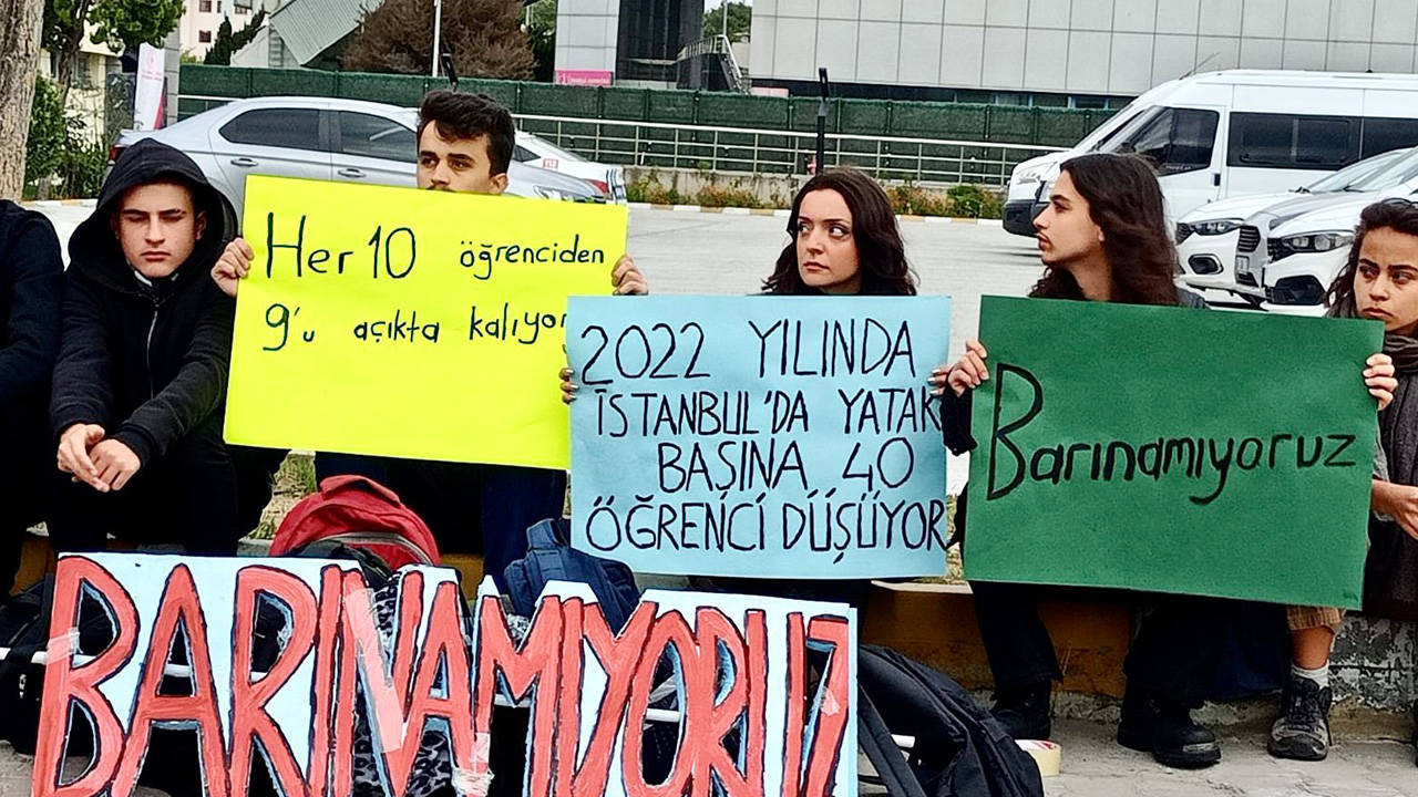 Devlet önceliğine öğrencileri değil vakıfları aldı. Taşınmazlar Diyanet ve vakıflara gitti