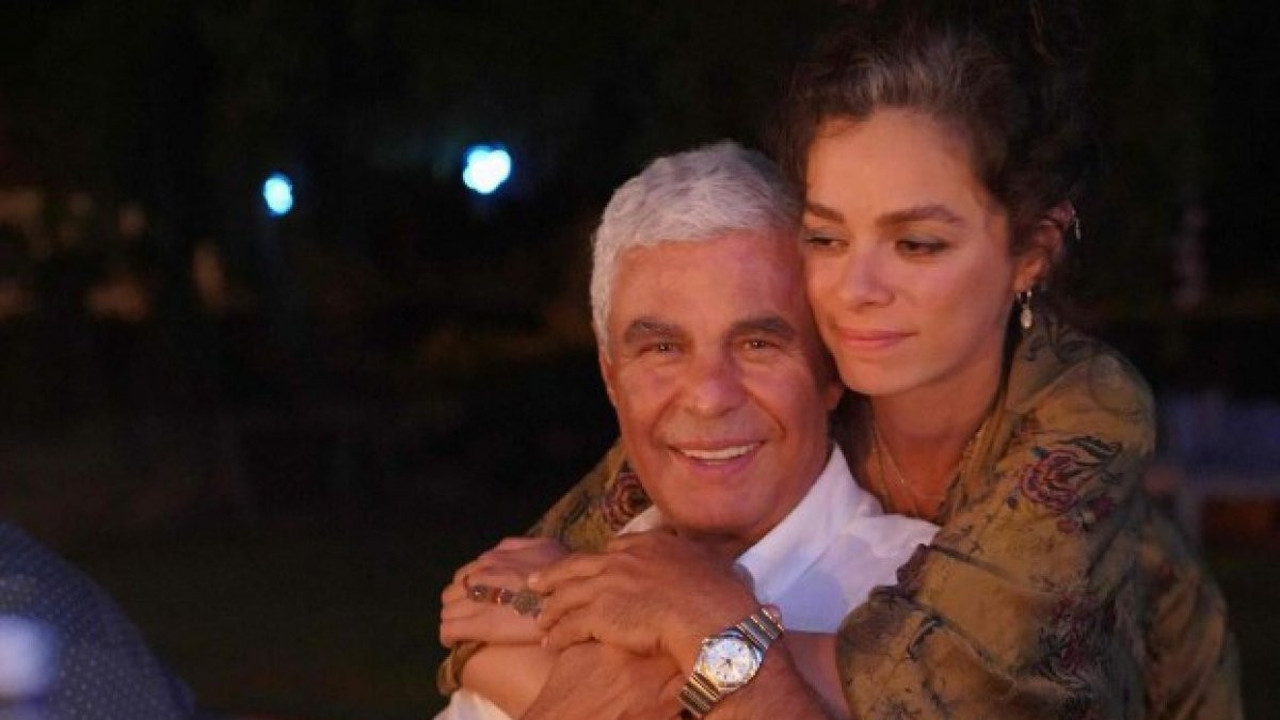 Özge Özpirinçci'den babaya duygusal veda