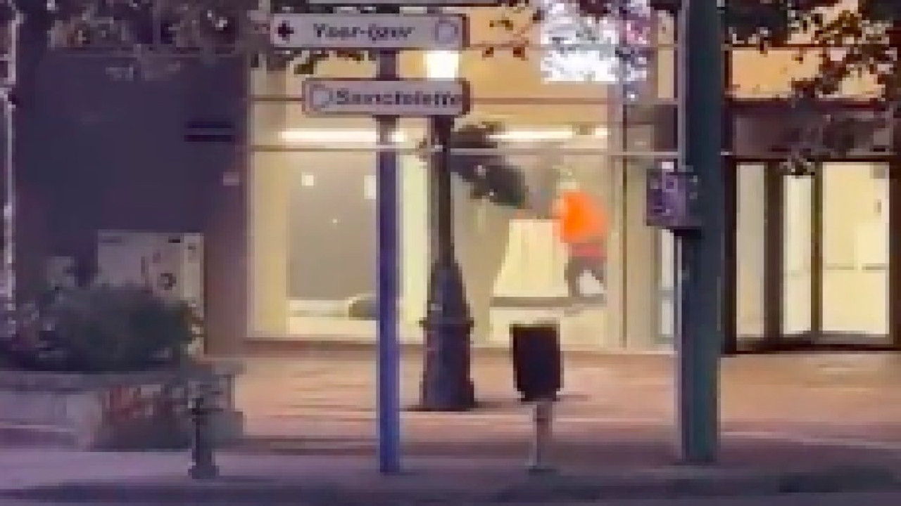 Brüksel'de silahlı saldırıda iki kişi öldürüldü