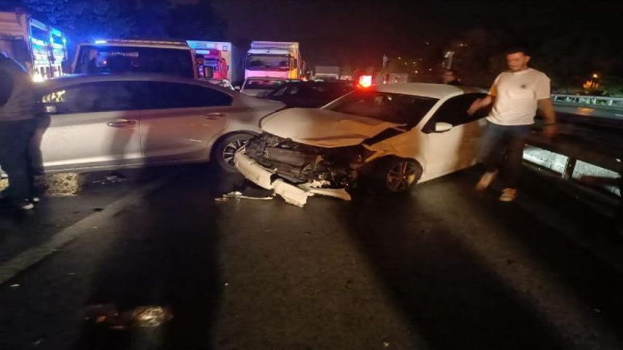 TEM'de onlarca araç birbirine girdi; İstanbul istikameti trafiğe kapalı