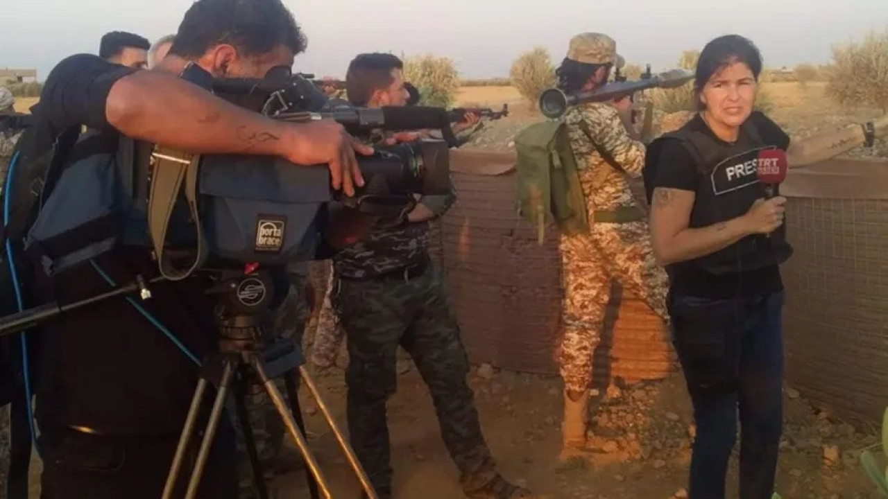 25 yıllık TRT muhabiri Elif Akkuş gözaltına alındı. Gerekçe gösterilmeden görevden uzaklaştırılmıştı