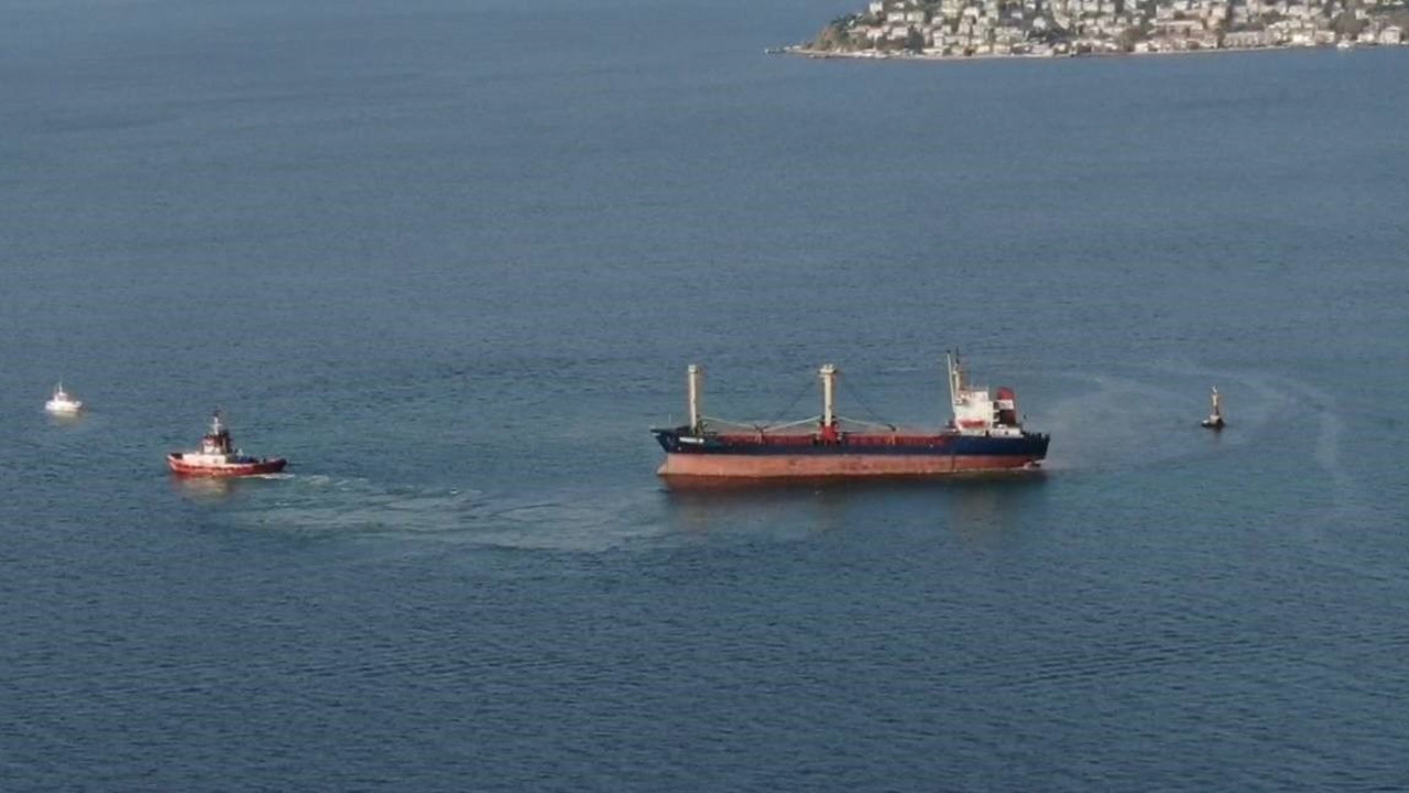 İstanbul Boğazı'nda karaya oturan gemi kurtarıldı
