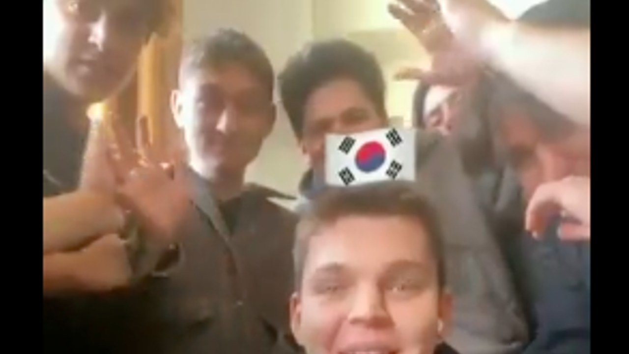 Ülkelerin bayrağını bilmeye çalıştılar, bilemeyen tokadı yedi