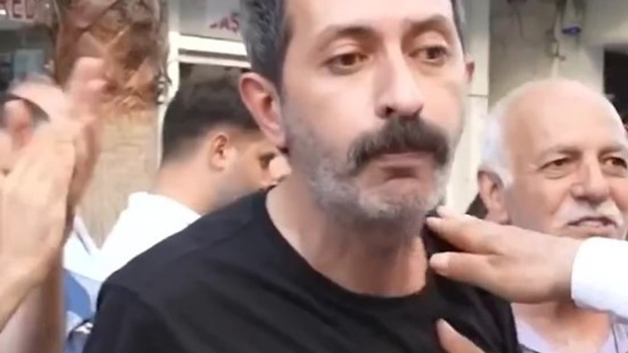 Arapları savunan kadına haykırdı: Ben Türk'üm. Sokaktakiler elleri patlayıncaya kadar alkışladı