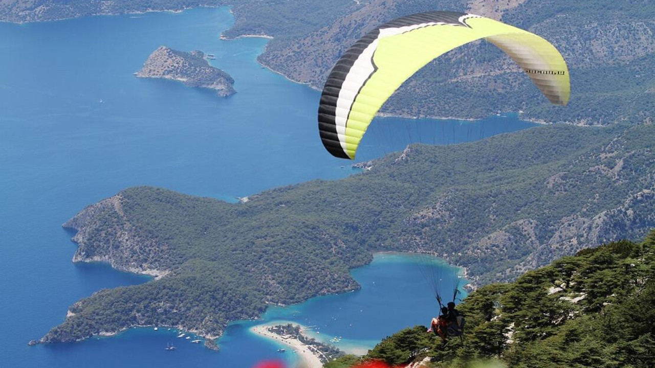 Kelebekler Vadisi'nde kayalıklara düşen paraşüt pilotu hayatını kaybetti