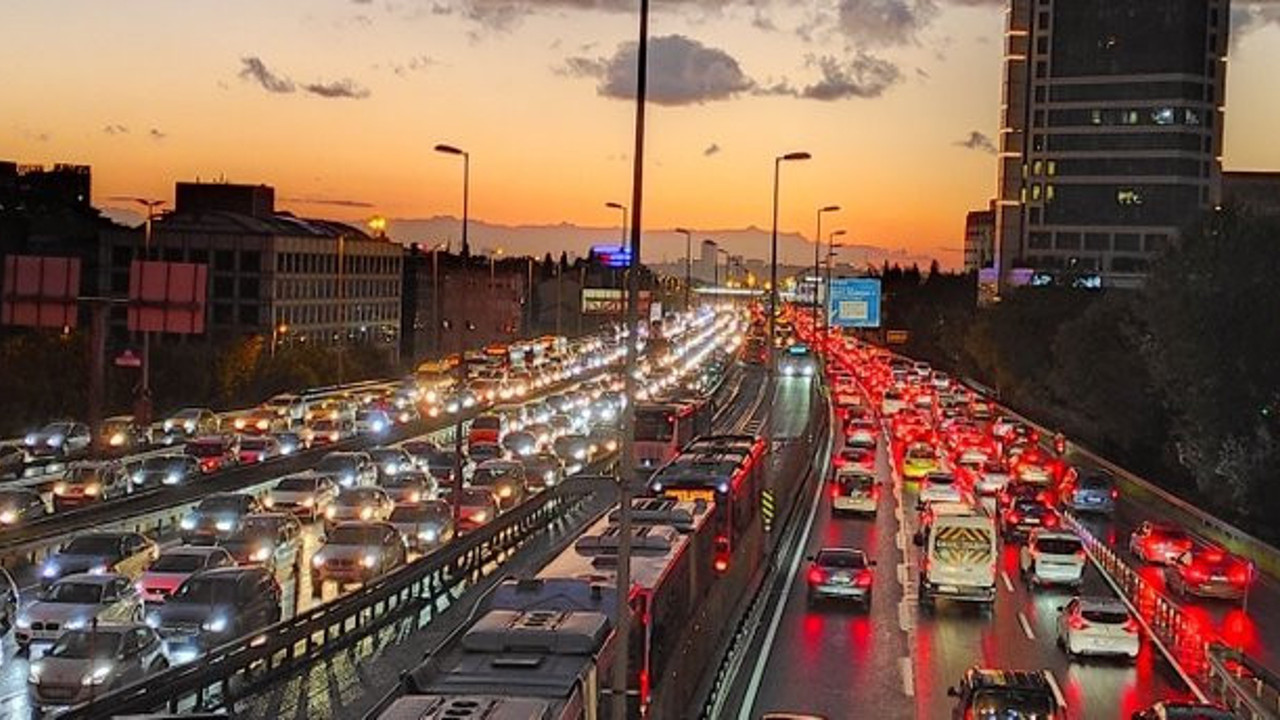 Araç sahipleri dikkat! Bunu yaptırmayan trafiğe çıkamayacak. 1 Aralık itibariyle yürürlüğe giriyor