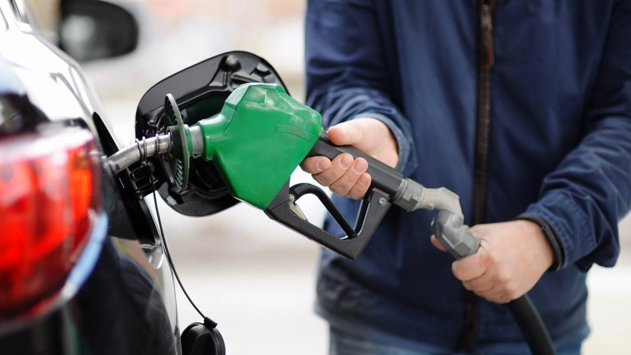 Akaryakıta bir zam daha geliyor tarih belli oldu. Cumartesi günü 1 lira 48 kuruş zam gelmişti