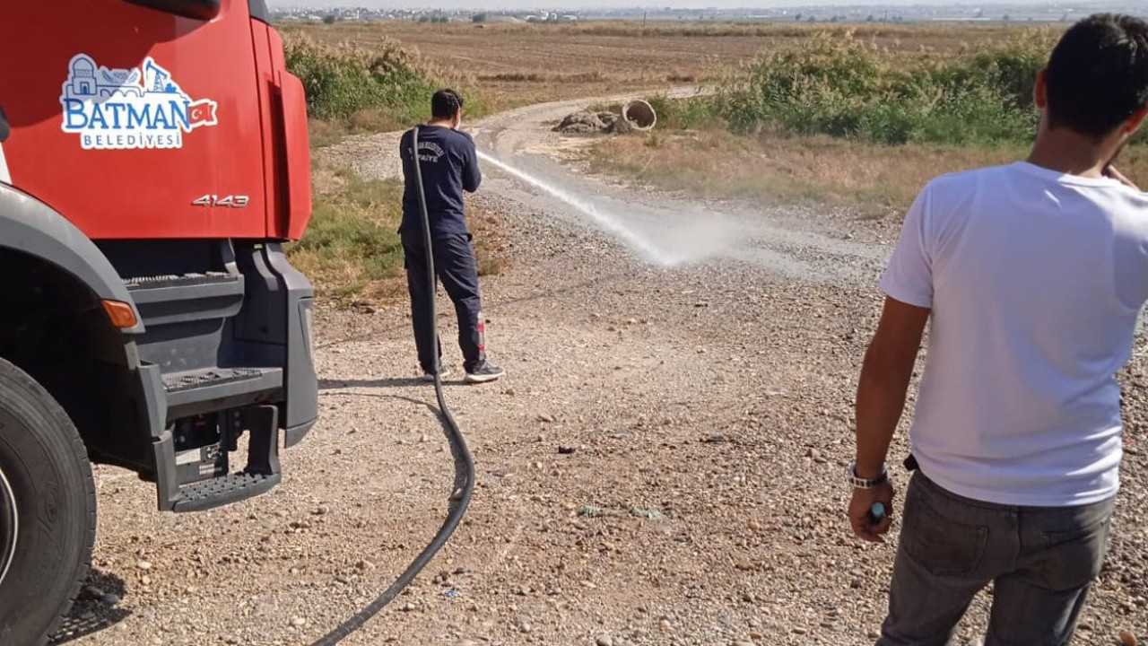 Asit taşıyan tırda sızıntı meydana geldi