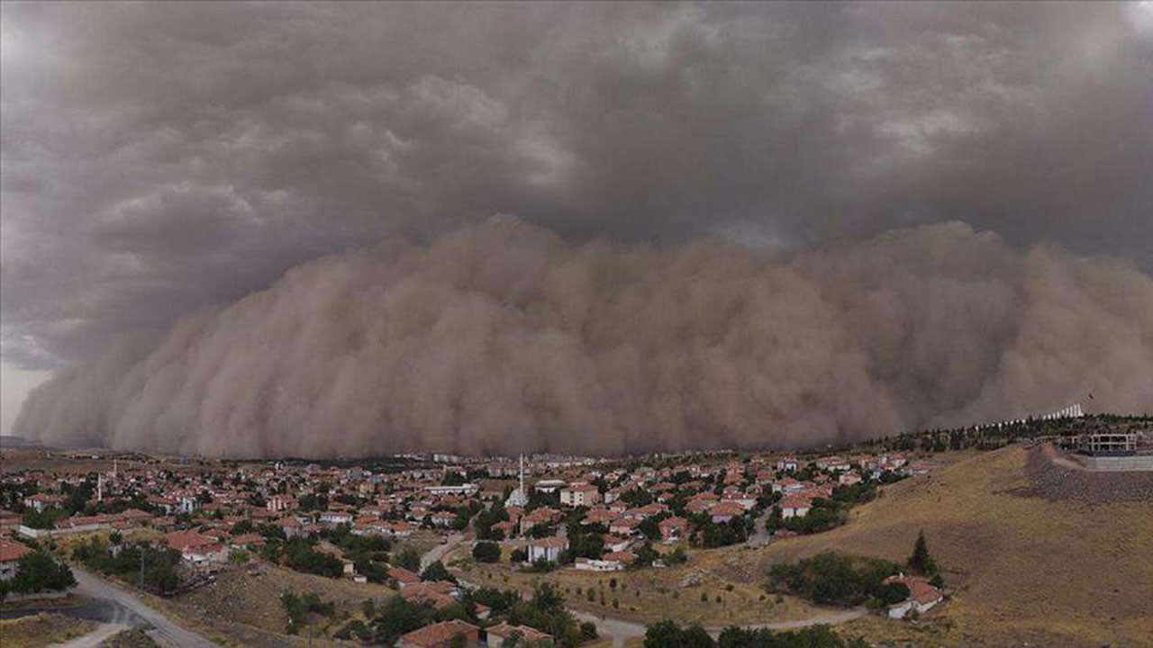 Yunanistan'dan yola çıktı geliyor. Arabaları yıkamayın camları silmeyin