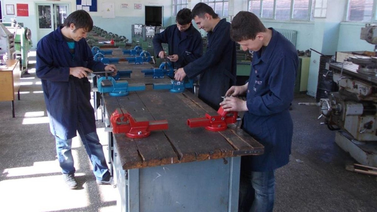 AKP çırak ve stajyerlerin hayallerini yıktı. CHP önerdi, AKP reddetti