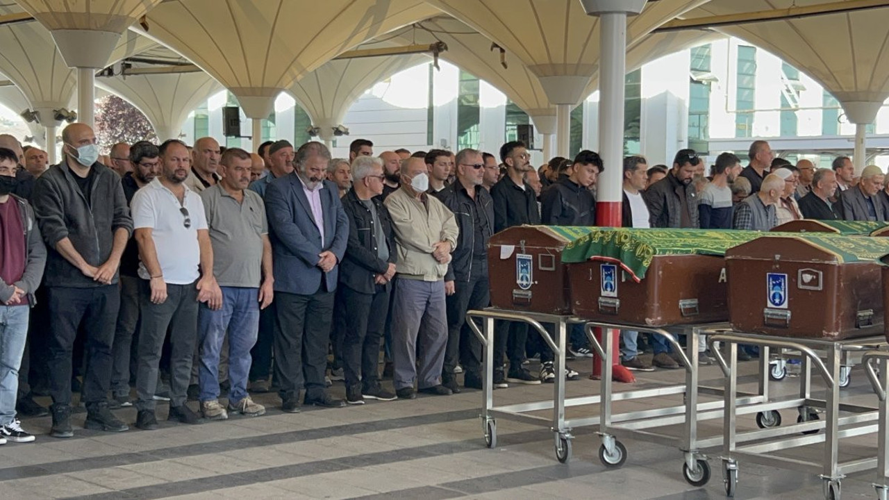 Öldürdüğü ağabeyi ile yan yana defnedildi (27 Ekim 2023)