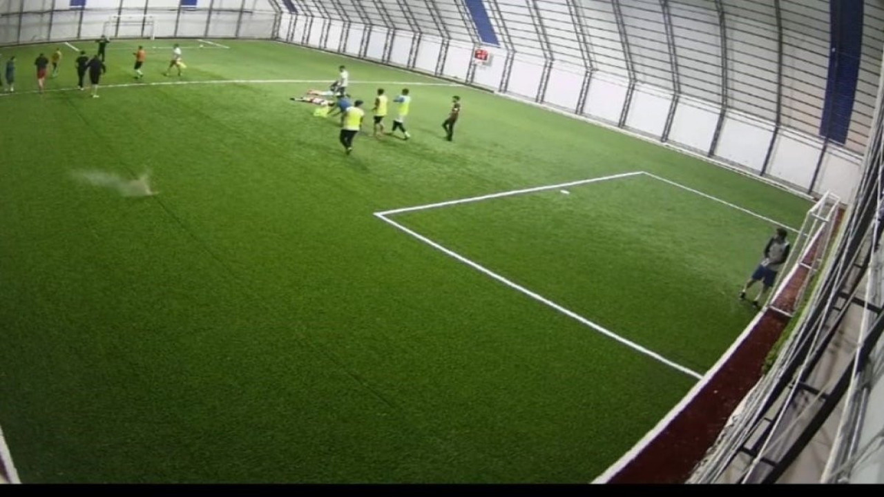 Rize’de halı sahada mermi paniği