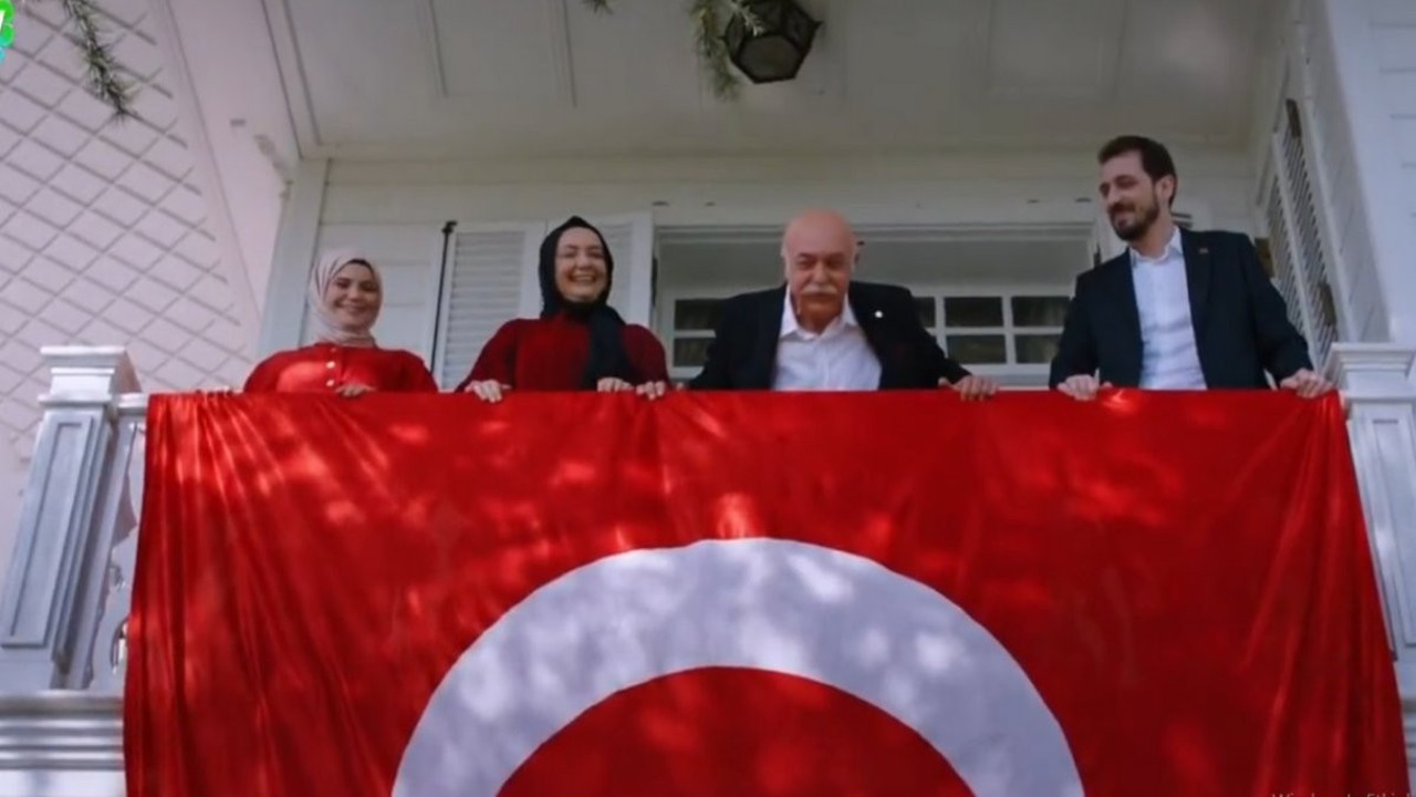 Kızılcık Şerbeti'ndeki Cumhuriyet sahnesi sosyal medyayı salladı