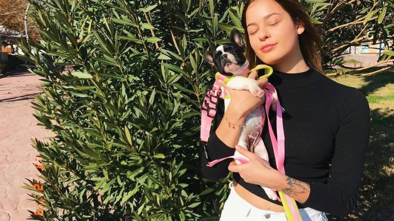 Eslem Zehra, arkadaşının evinde üçlü priz kablosuyla asılı bulundu