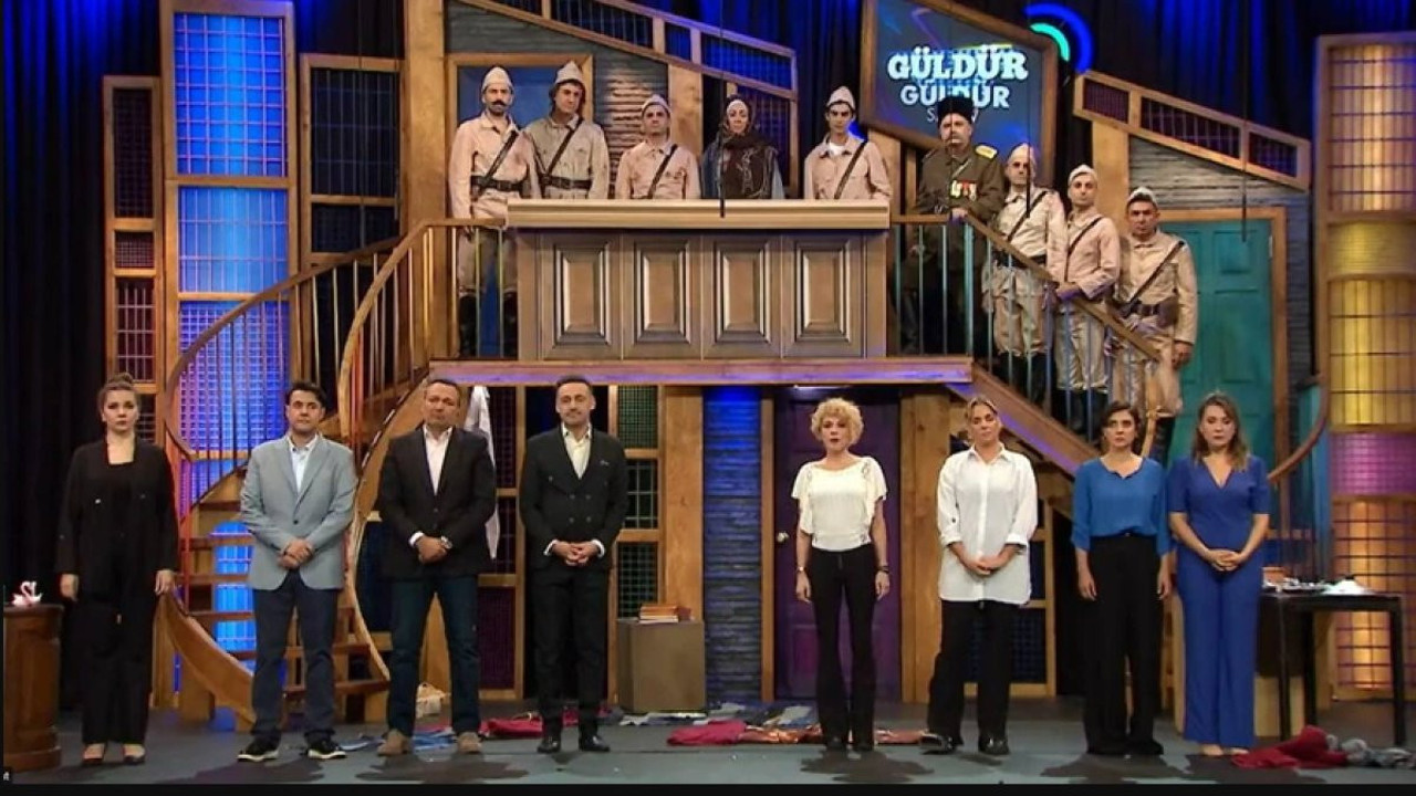 Güldür Güldür’den çok konuşulan 29 Ekim skeci. İzleyenler göz yaşlarına hakim olamadı