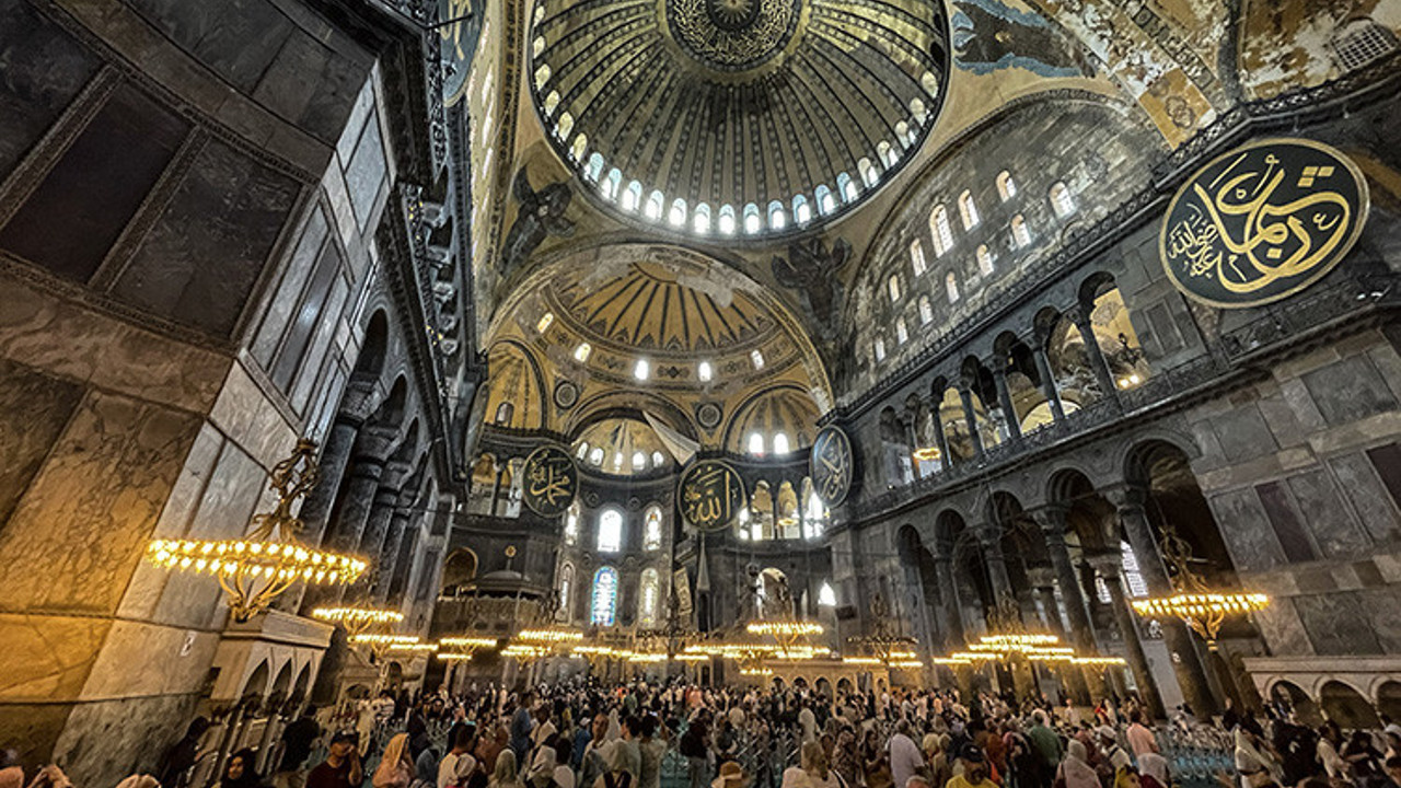 Ayasofya'da yeni dönem. Bakan açıkladı