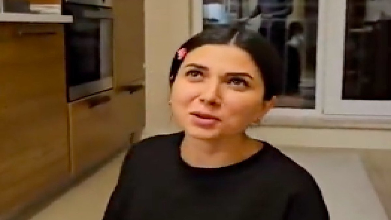 2,5 yaşındaki küçük kız Andımız'ı ezbere okudu annesine de okuttu