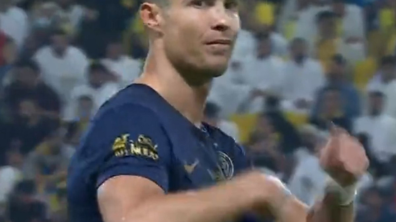 Ronaldo'nun isteği herkesi şaşkına çevirdi. Talisca'nın golü iptal edilince hakemi hedef aldı