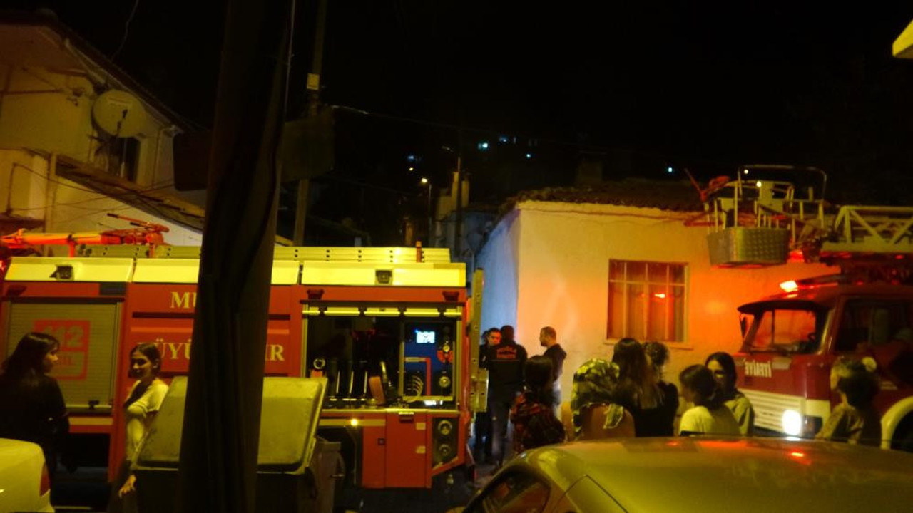 Menteşe’de çatı yangını çıktı