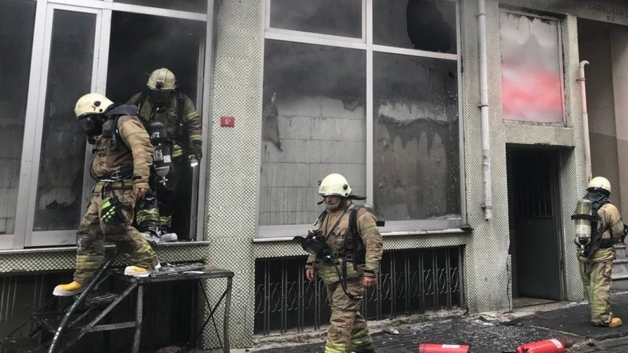 Bayrampaşa'da iplik atölyesinde yangın