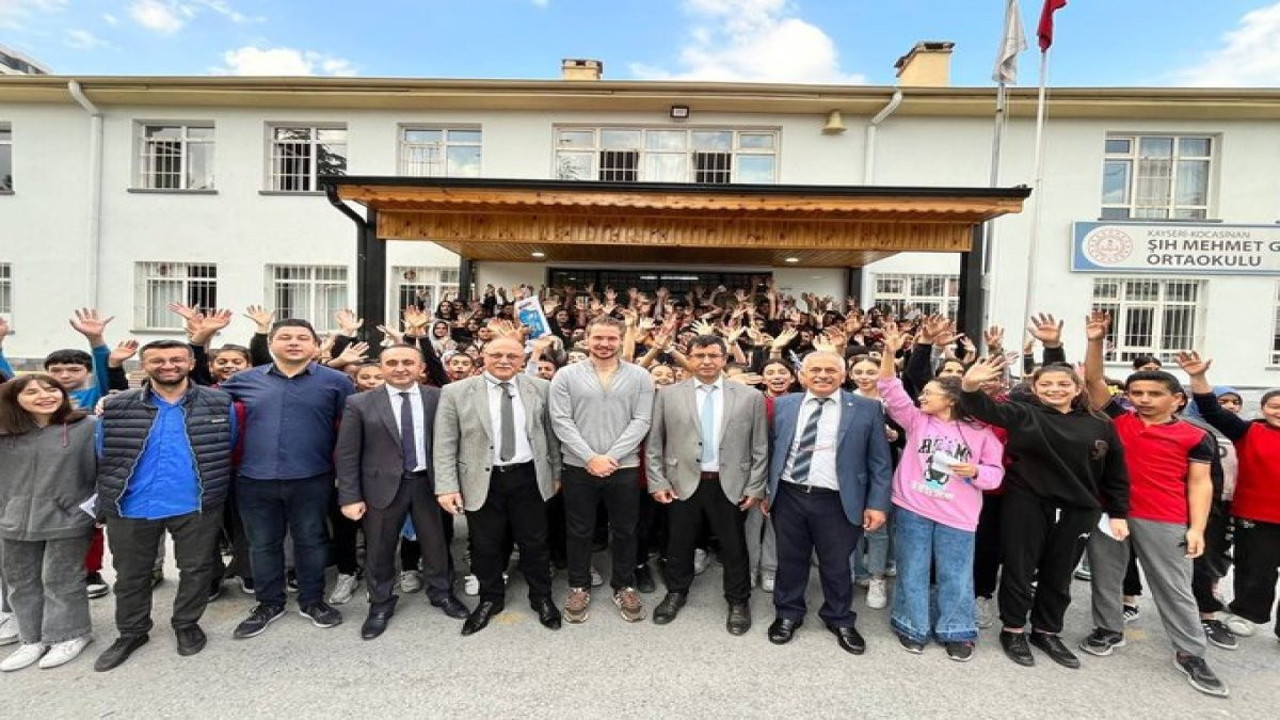 Kolovetsios'u öğrenciler krallar gibi karşıladı