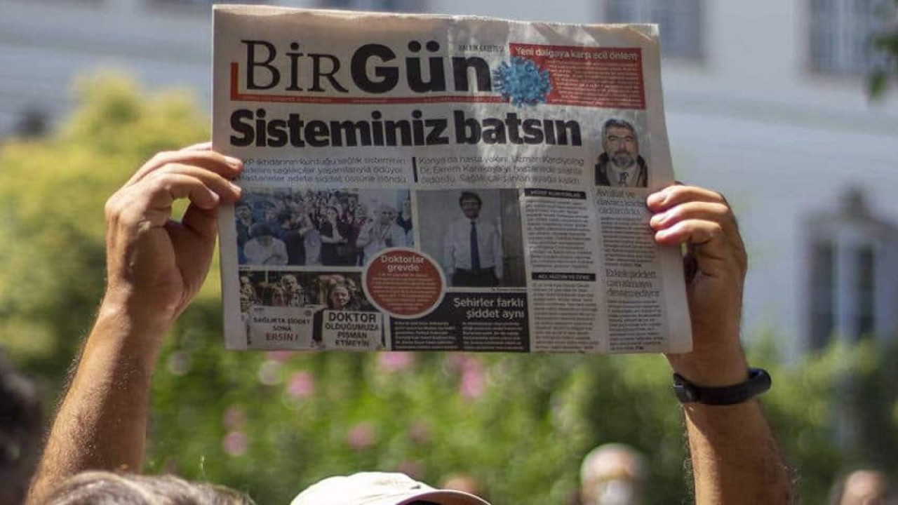 Gazetecilere yönelik baskı şiddetleniyor. Birgün'e soruşturma açıldı