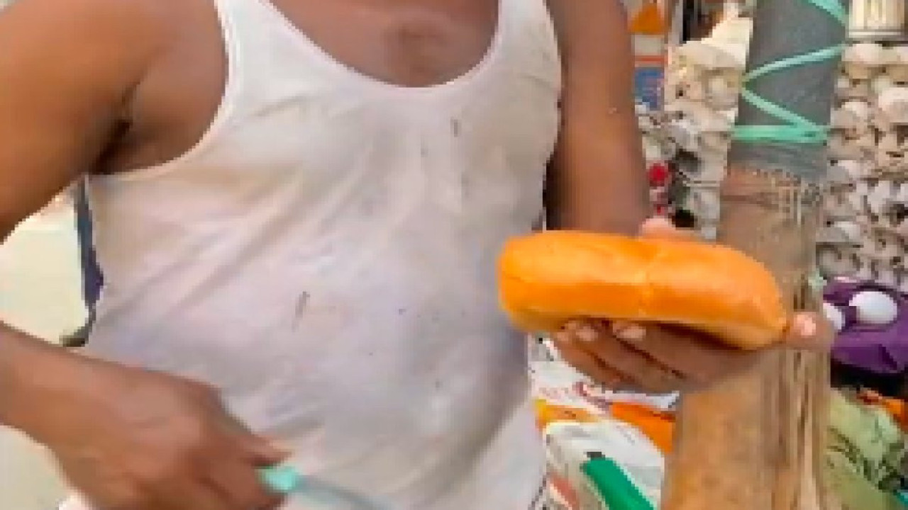 Tam bir hijyen bombası, Hint sokak lezzetlerinden Şanburger...