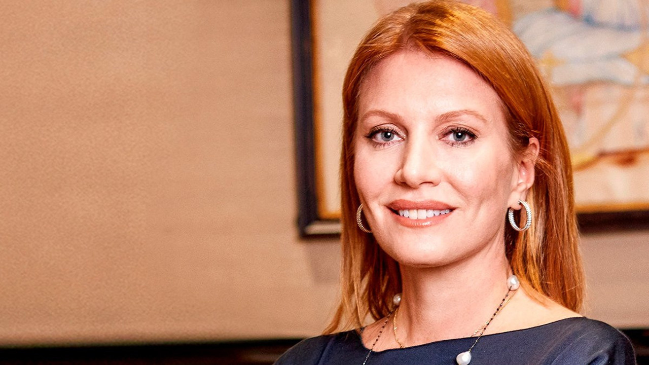 Caroline Koç kavgada kimi tuttu? İnan Kıraç kızını evlatlıktan reddetmişti