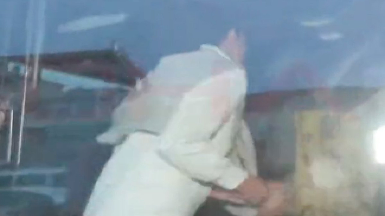 Sıla Doğu'nun polis aracına binerken plastik kelepçeyi koparması gündem oldu