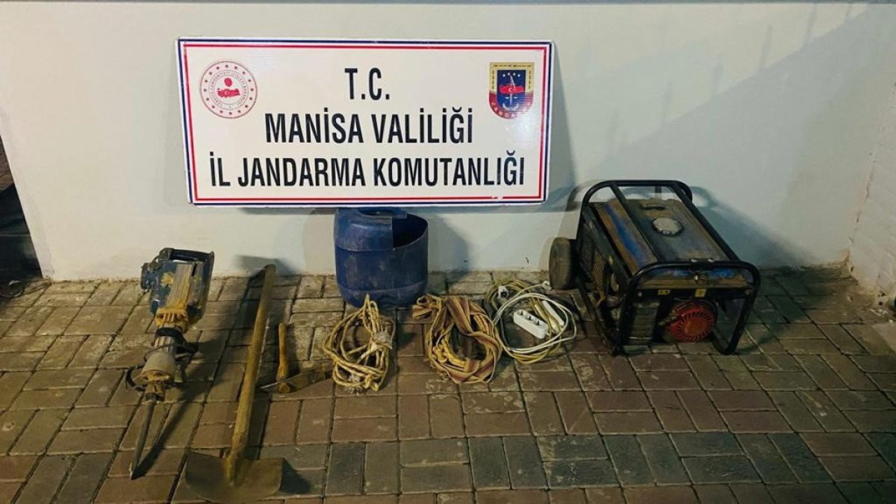 Manisa'da kaçak kazıya suçüstü baskın
